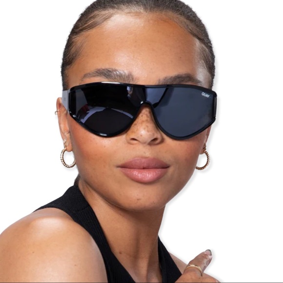 QUAY Secret Set Sunglasses Polarized Black Shield Frame Black Lens Unisex NWT - Picture 2 of 11